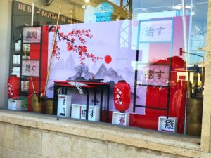 vitrine décorée pharmacie thème du Japon
